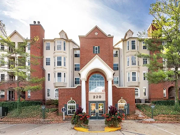 220 Fox Hollow Dr APT 305, Mayfield Heights, OH 44124