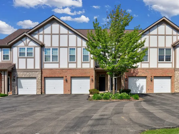 210 Rosehall Dr, Lake Zurich, IL
