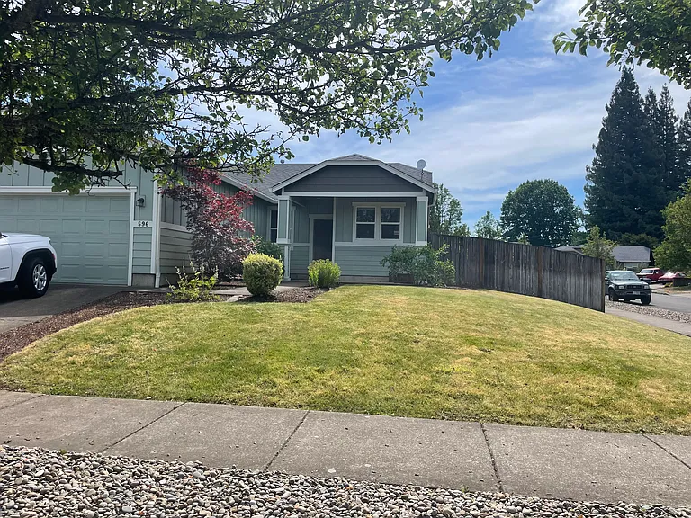 596 Cameron St NE — Photo 1