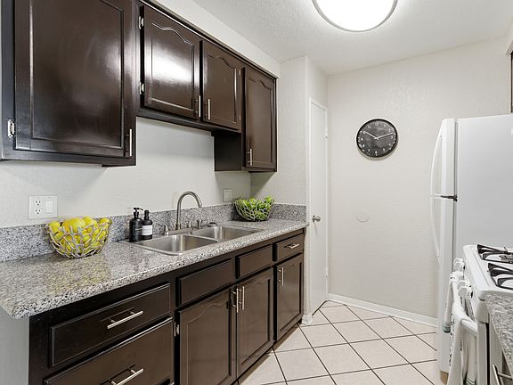 5th image of 3996 Iowa Ave #313dd8ab9