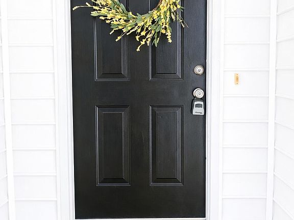 2nd image of 140 Melksham Rd