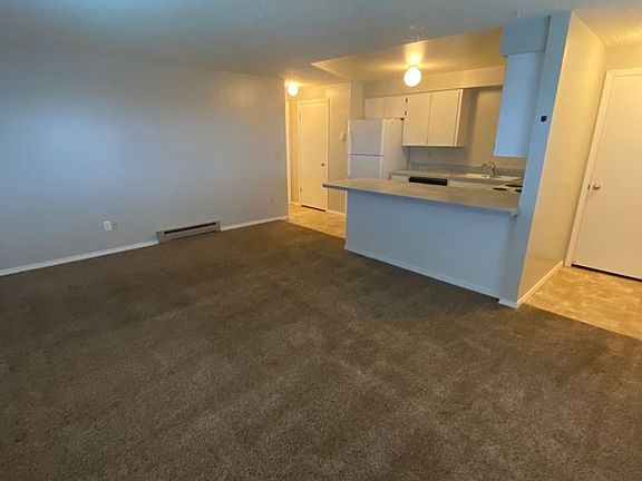 3rd image of 1522 S Lawson St #12