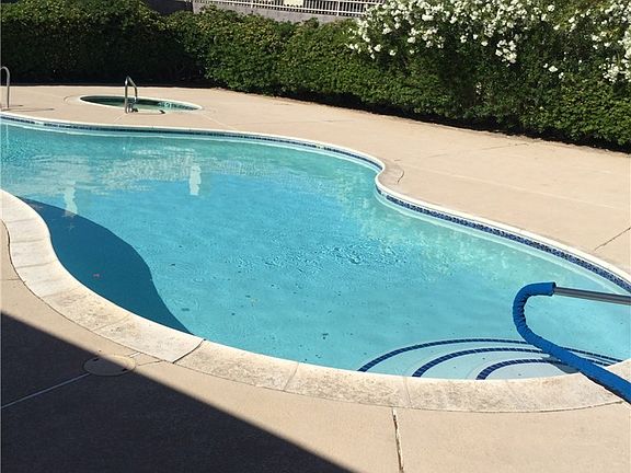 3rd image of 566 Jane Ln