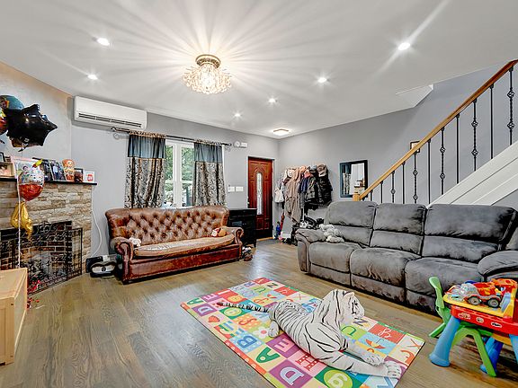 4th image of 3020 Avenue T