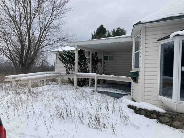 9942 Banwell Rd, Alanson, MI 49706