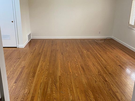 5th image of 41 W 4th Ave #10