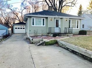 930 Franklin Grove Rd, Dixon, IL 61021