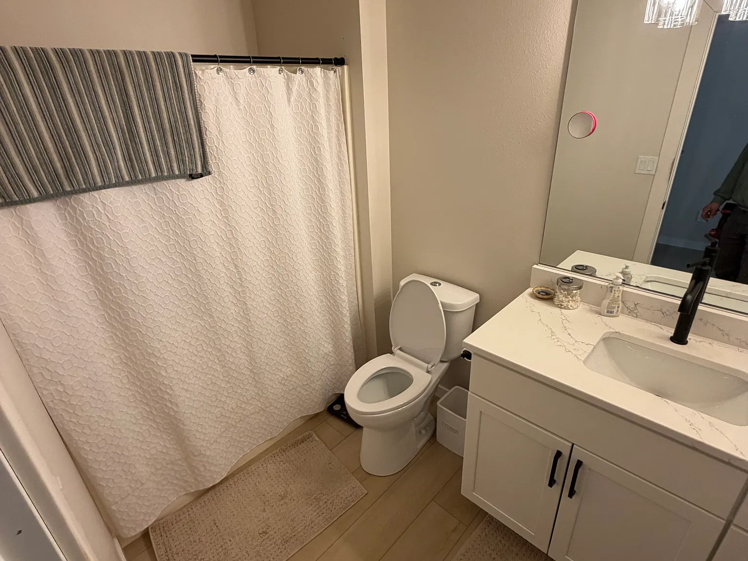 3 bed, 1800 sqft, $1,800 — Photo 2