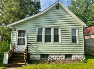 319 3rd St, Manistee, MI 49660