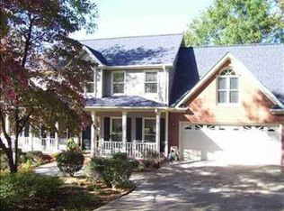 102 Palmetto Dr, Greer, SC 29651