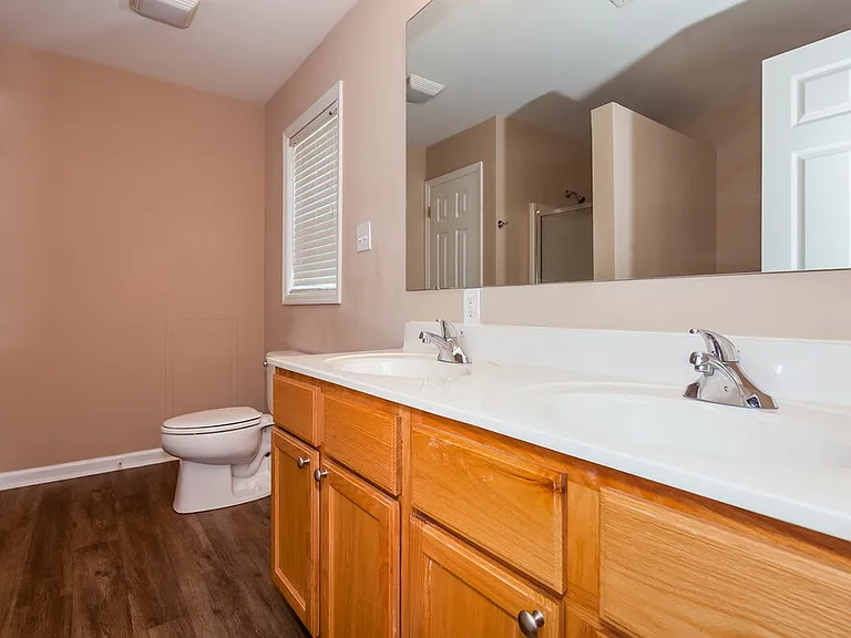 906 Houston Heights Rd — Photo 9