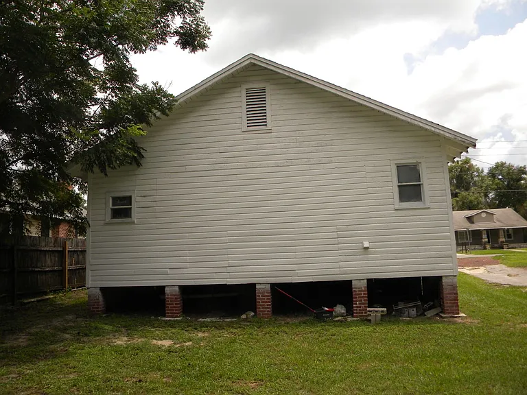 1016 NE 8th Ave — Photo 3