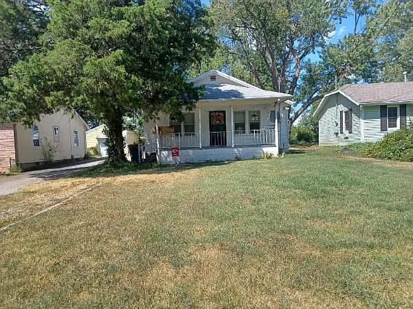 2 bed, 860 sqft, $960 — Photo 1