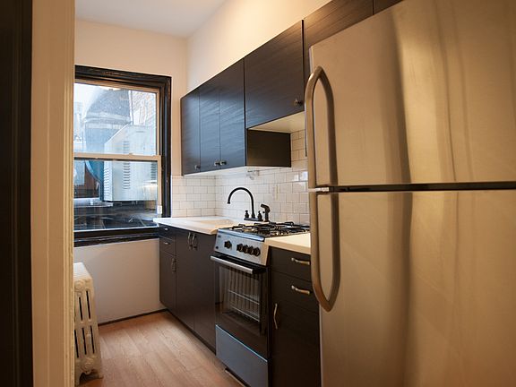 5th image of 285 W 12th St APT 3