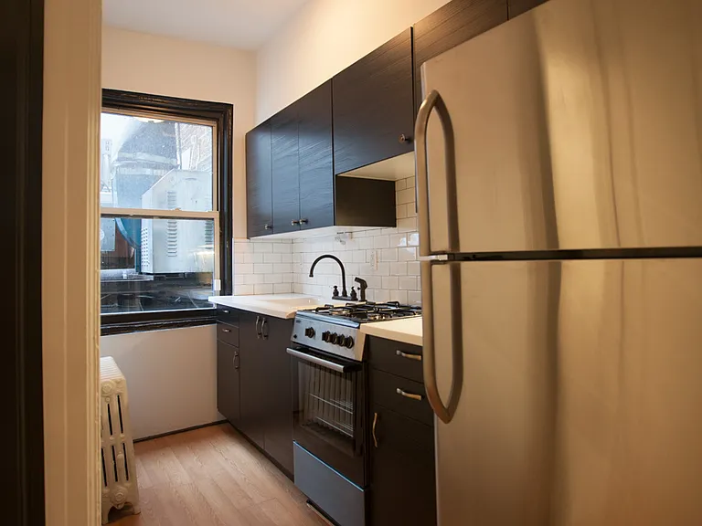 285 W 12th St #3 — Photo 5