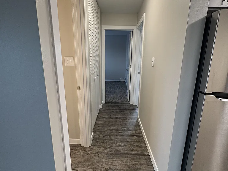 Broadway Crossing Apartments — Photo 9