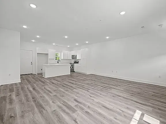683 Shatel Ct — Photo 3