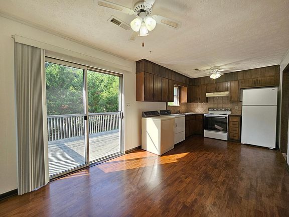 Eat in Kitchen. Washer and Dryer Included.