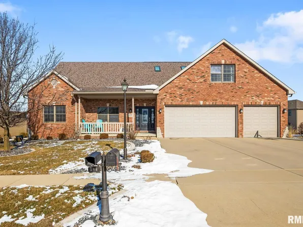 104 Pinehurst Ln, Washington, IL 61571