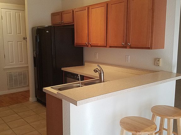 4th image of 1118 NE 13th St