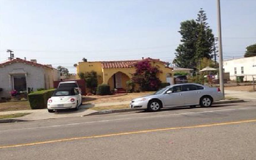 2nd image of 634 W 108th St