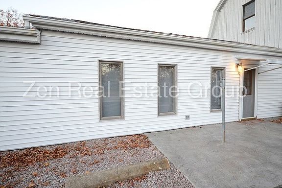 2nd image of 1909 Elmwood Ave #1R