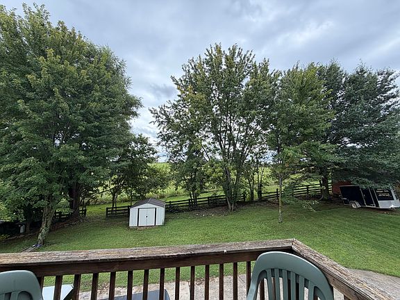 4th image of 127 Bay Hill Dr