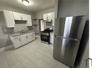 7600 S Phillips Ave, Chicago, IL 60649