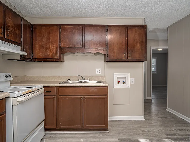 221 W Virginia St #G — Photo 5
