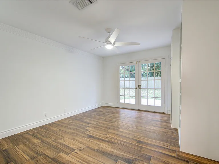 8439 Westview Dr — Photo 18