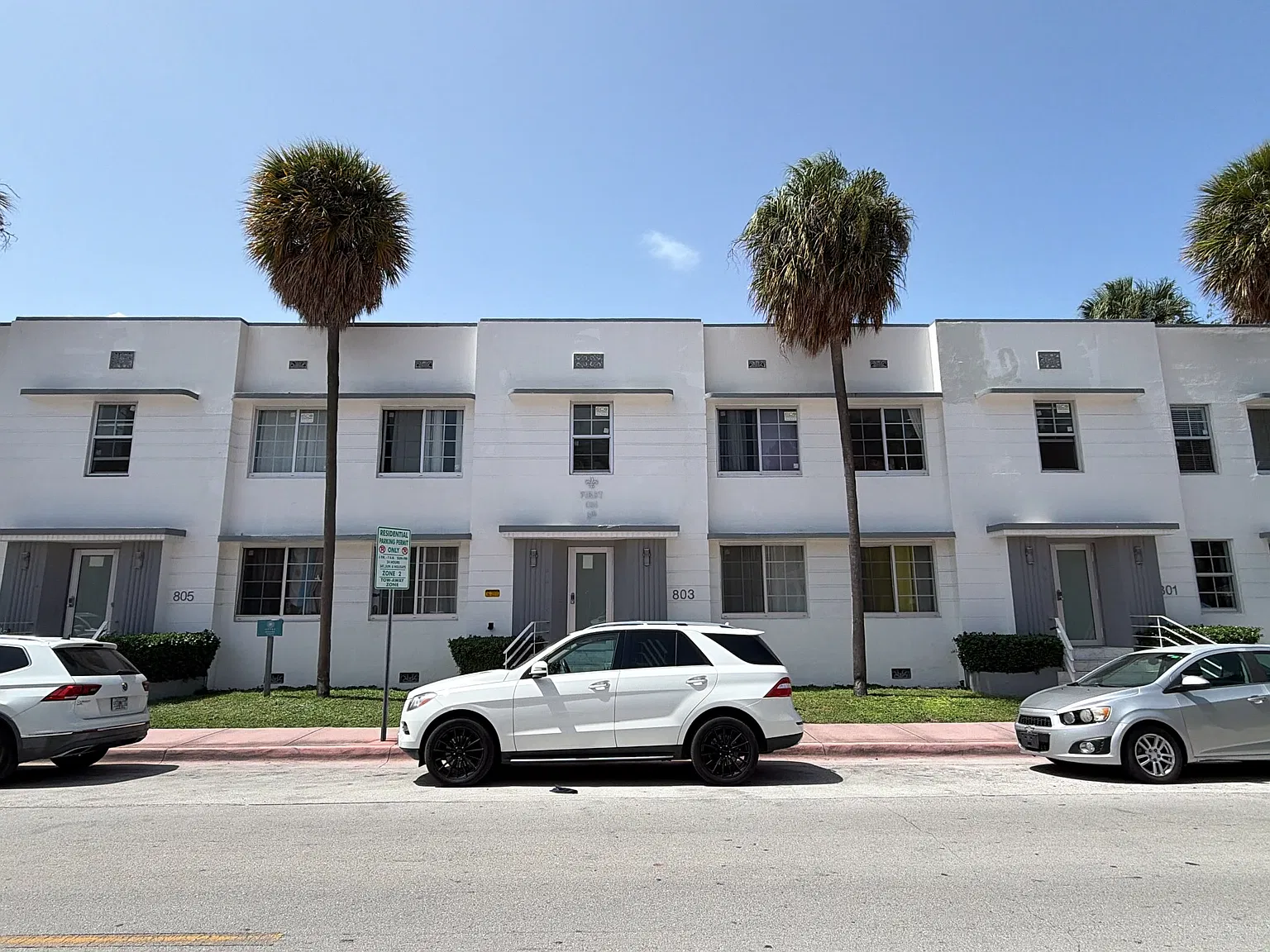 2 bed, 750 sqft, $2,900 — Photo 1