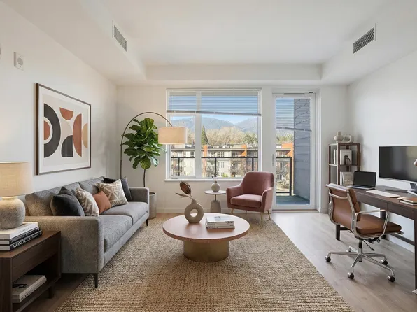 725 Marine Dr #414, North Vancouver, BC V7M 0G2