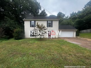 21 Lynwood Dr, Jackson, TN 38301