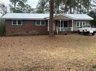 122 Lake Side Dr, Swainsboro, GA 30401
