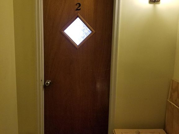 2nd image of 825 Oliver St APT 2