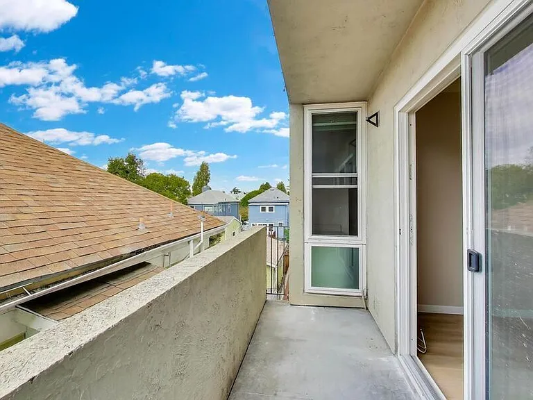 450 Alcatraz Ave #12 — Photo 3