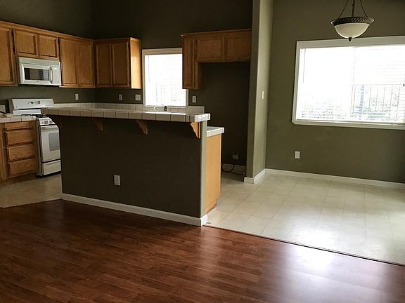Kitchen and Breakfast Nook