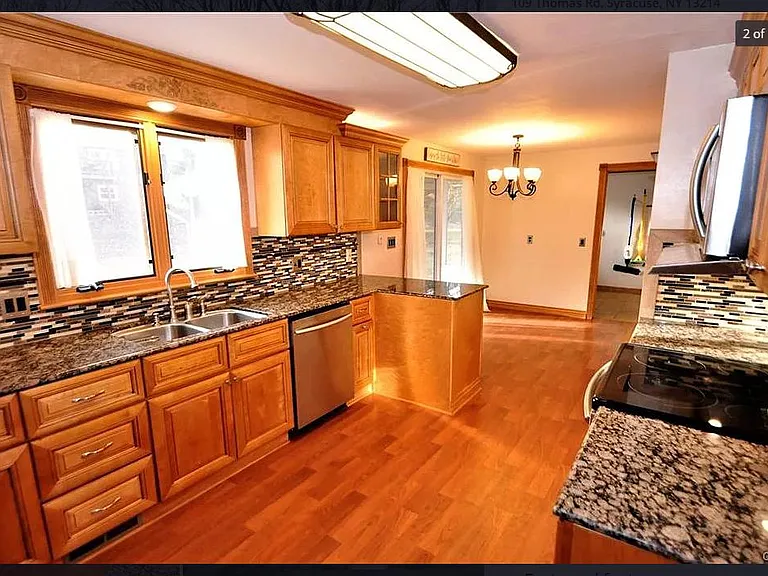 109 Thomas Rd — Photo 5