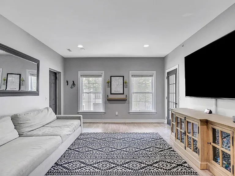 1324 W Chester Park #115 — Photo 5