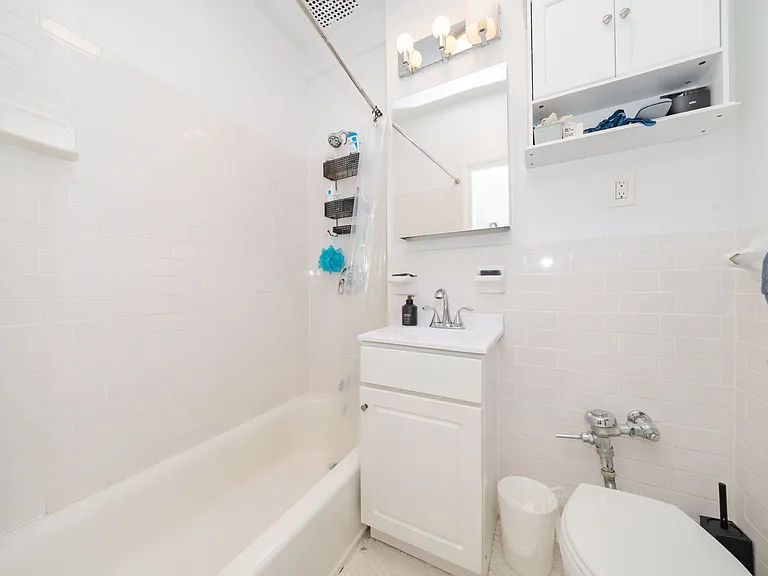 344 W 17th St #B1 — Photo 8