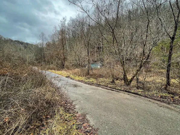 655 Halls Branch Rd, Stanton, KY 40380