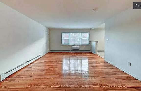 2nd image of 31 Soundview Dr #3G