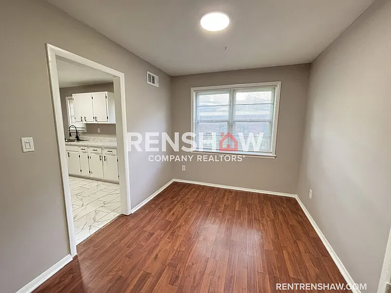 2310 Theda Ave — Photo 4