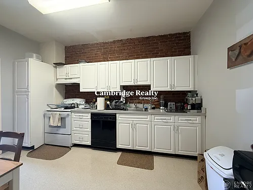 15 Stearns Rd Photo 1