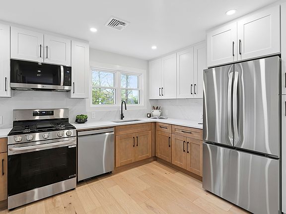 4th image of 53 Shore Rd