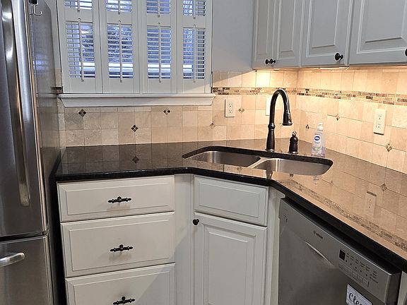 2nd image of 757 Island Ct