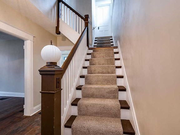 4th image of 3633 Woodbine Ave
