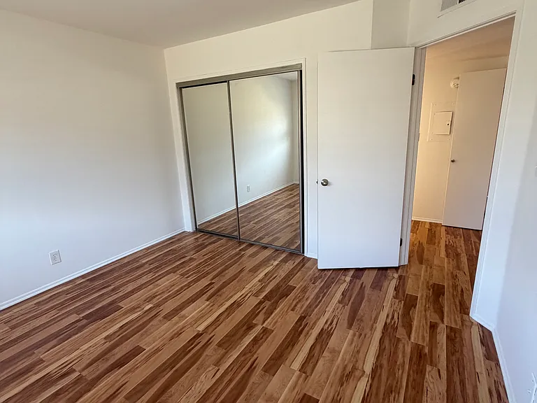 930 Venice Blvd #204 — Photo 21