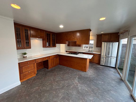3rd image of 2741 Muirfield Cir
