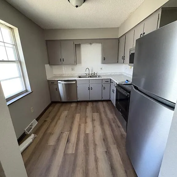 339 N Downey Ave — Photo 2